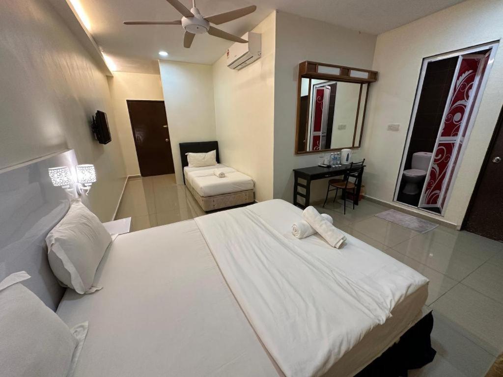Sun Sega Hotel Perai Extérieur photo
