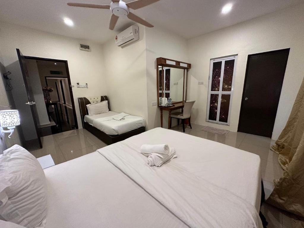 Sun Sega Hotel Perai Extérieur photo